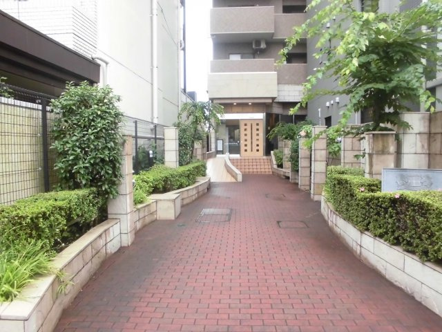 ライオンズステーションプラザ西大島のエントランス