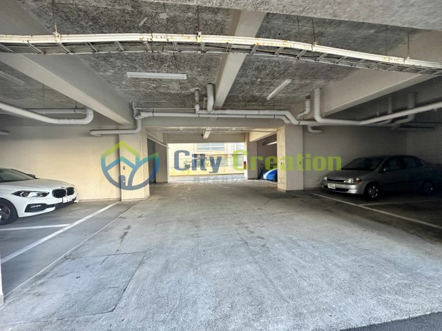 プリメーラ平塚の駐車場