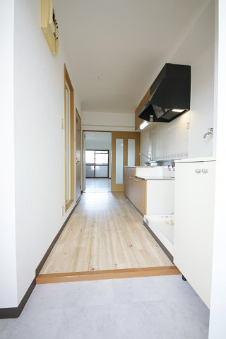 ROOMY寺本の玄関