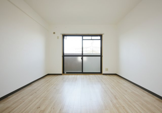 ROOMY寺本の洋室