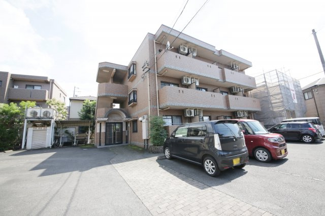 ROOMY寺本の駐車場