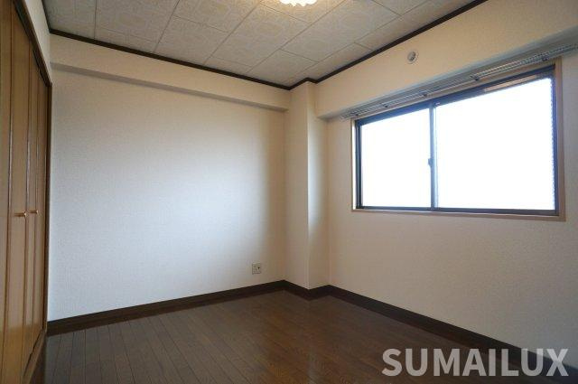 合志市須屋の賃貸マンションの洋室