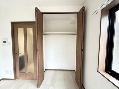 【収納】 | ロイヤルコンフォート六本松 | 別号室の写真になります。現況優先。