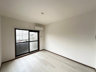 【洋室】 | ロイヤルコンフォート六本松 | 別号室の写真になります。現況優先。