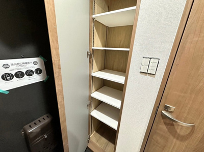 【玄関】 | ロイヤルコンフォート六本松 | 別号室の写真になります。現況優先。