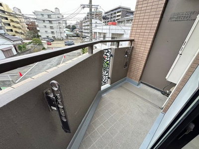 【バルコニー】 | ロイヤルコンフォート六本松 | 別号室の写真になります。現況優先。
