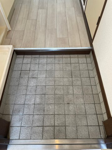 仲介手数料0円！！ランドビル本陣の玄関