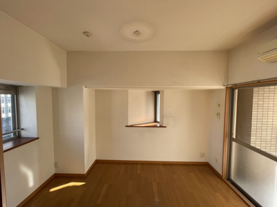 【居間・リビング】 | ピュアドームデュエル博多 | 別号室の写真になります。現況優先。