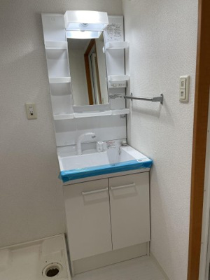 【独立洗面台】 | ピュアドームデュエル博多 | 別号室の写真になります。現況優先。