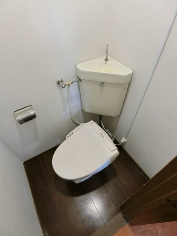 エステート上津Aのトイレ|落ち着いたトイレです