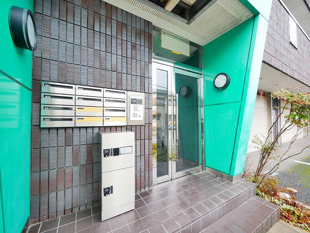 フォレストヒルズ一条のエントランス