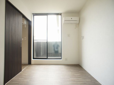 【寝室】 | Garage position 鹿沼（ガレージポジション） | 清潔感のあるきれいな洋間です♪