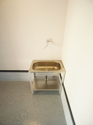 【その他】 | Garage position 鹿沼（ガレージポジション） | ガレージ内、専用水道です。