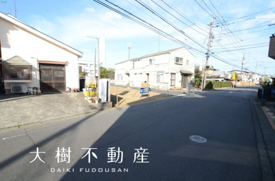 【前面道路含む現地写真】 | 海老名市中野１丁目　売地　全２区画　【仲介手数料無料】
