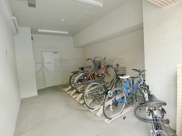ベルザ平和島のその他共用部分|屋根付き駐輪場　月額880円