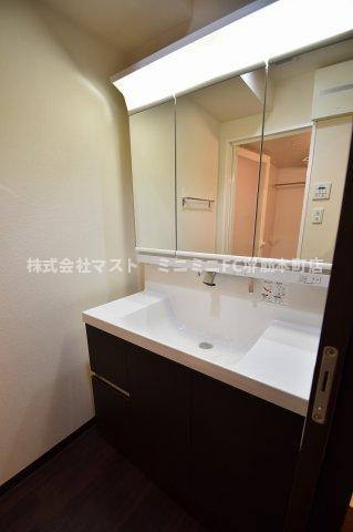 Peridot 内平野町の洗面所