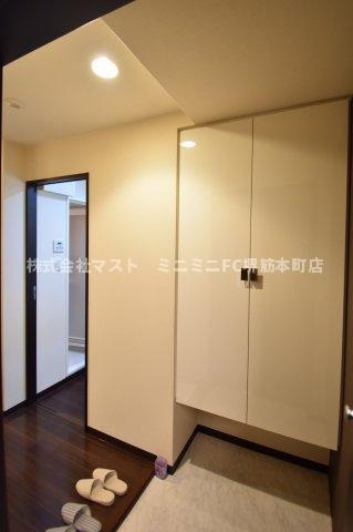 Peridot 内平野町の玄関