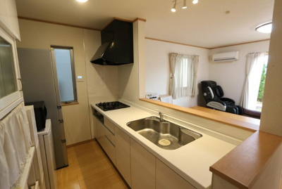 【キッチン】 | 清瀬市中里4丁目　平成27年築 | お料理を作りながら会話ができる対面キッチン