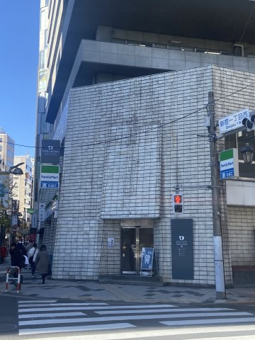 新宿KMビルの周辺