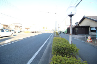 【前面道路含む現地写真】