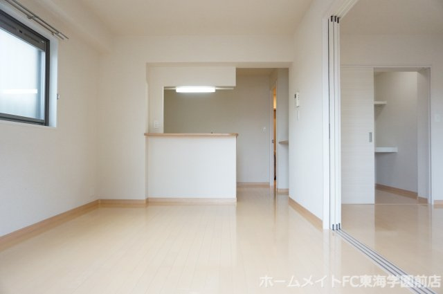 熊本市北区八景水谷１丁目の賃貸マンションの居間・リビング