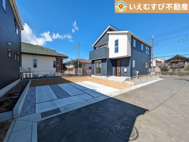 Ricca 深谷市上柴町29期の駐車場|2台駐車可能なスペース完備
しっかり舗装してある駐車スペースで天気が悪く足元が悪い日でも乗り降りしやすい♪