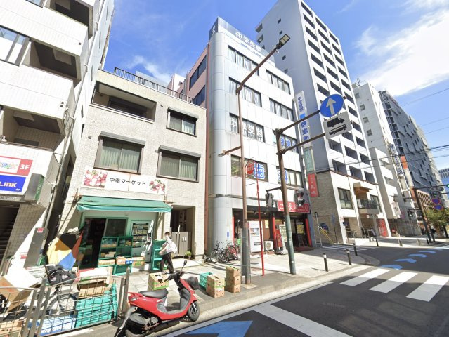布施ビルの外観