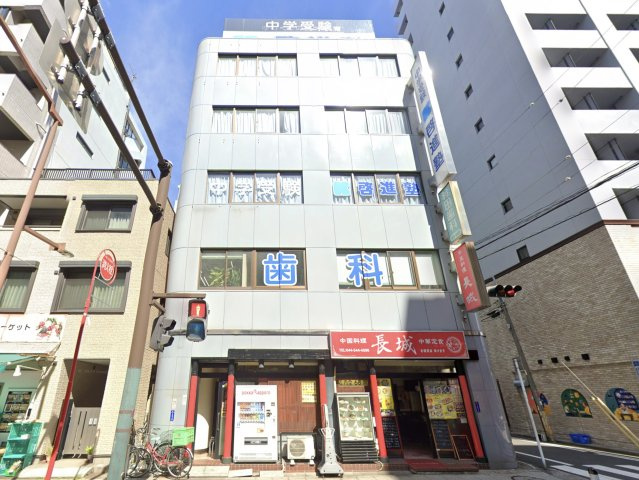 布施ビルの外観