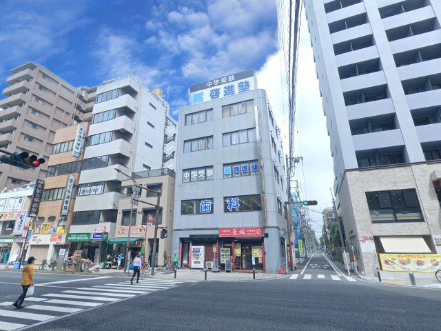 布施ビルの外観