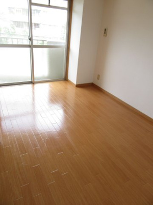 【居間・リビング】 | 大産若久マンション | 別号室の写真になります。現況優先。