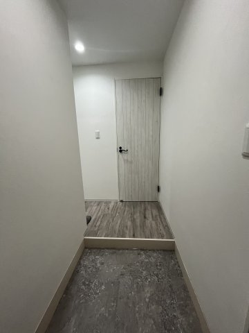 【玄関】ロンディネ
