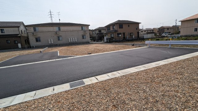 10区画分譲地　呂久の前面道路含む現地写真