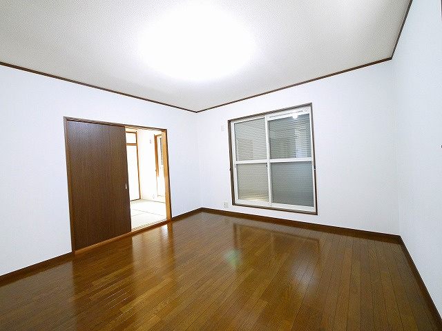 ホームライフ平松の洋室|スタンダードな洋室です