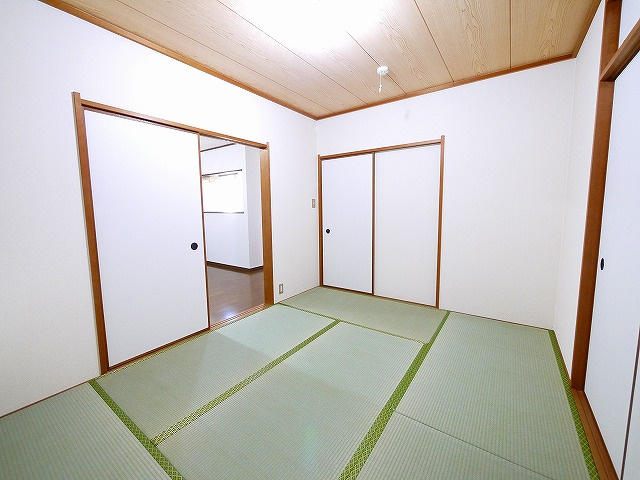 ホームライフ平松の和室|趣のある和室です