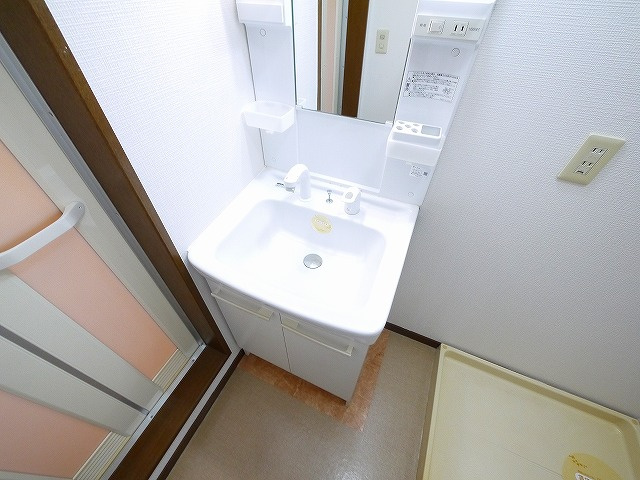 ホームライフ平松の洗面所