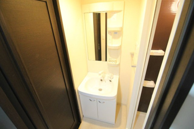 【独立洗面台】 | ラグゼ天王寺 | シャワー付き独立洗面台
