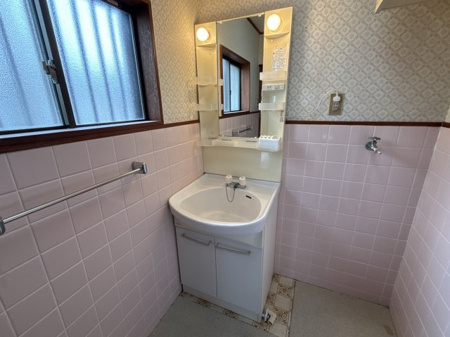 月丘町戸建の洗面所