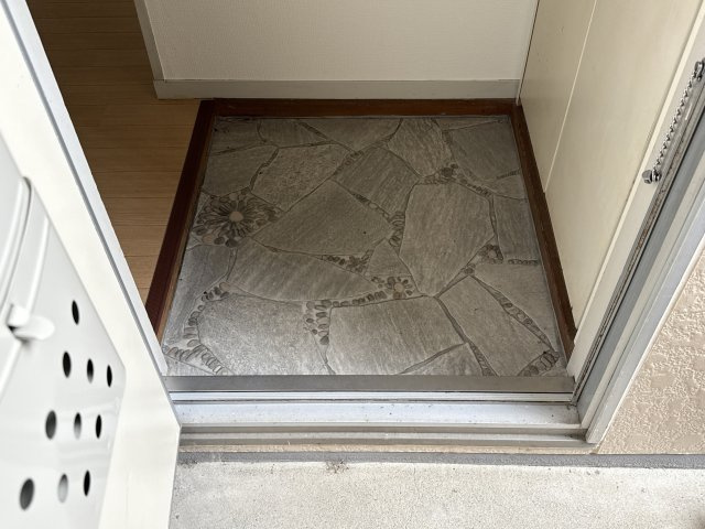 津南コーポラスの玄関