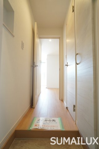 熊本市中央区黒髪１丁目のアパートの玄関