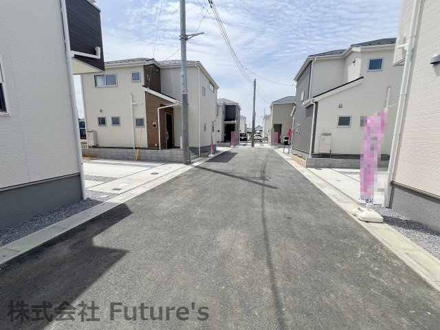 三郷市番匠免1丁目　新築戸建　全12棟　6号棟の前面道路含む現地写真|前面道路含む現地写真です。