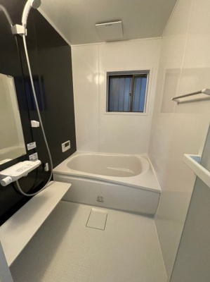 【浴室】 | 城東区鴫野西２丁目中古戸建 | ユニットバスでゆっくりバスタイムを楽しめます。