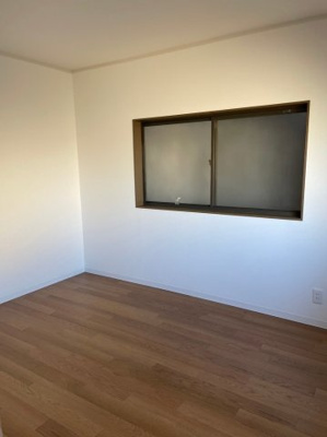 【洋室】 | 城東区鴫野西２丁目中古戸建 | 飽きのこないシンプルな内装