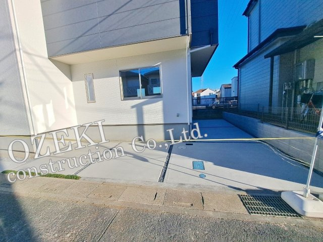 越谷市赤山町一丁目新築戸建ての駐車場
