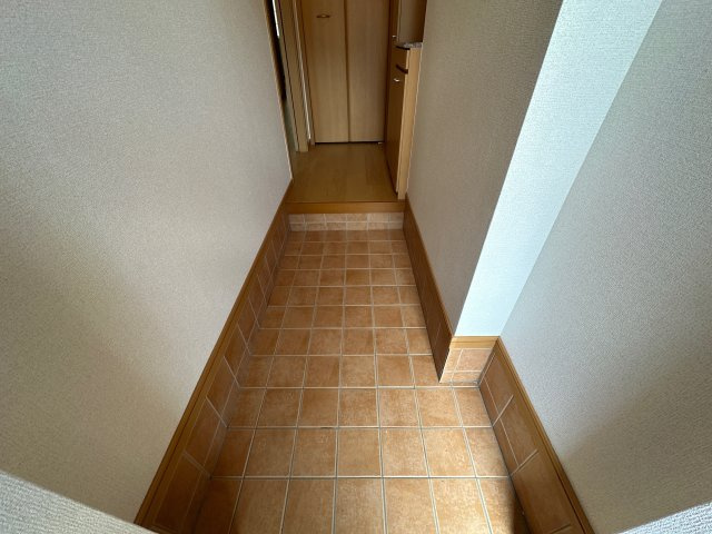 ロータスコートの玄関