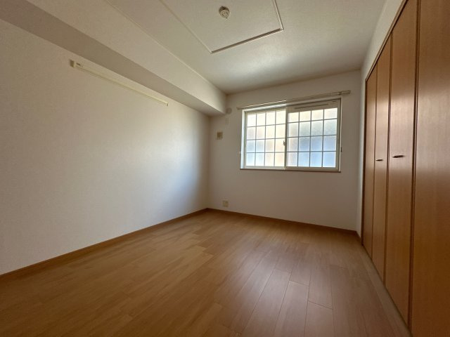 ロータスコートの寝室