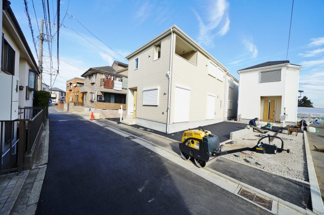 【横浜市保土ケ谷区東川島町89-7全3棟新築戸建て３号棟】★仲介手数料無料★（上星川小学校・保土ヶ谷中学校）の前面道路含む現地写真