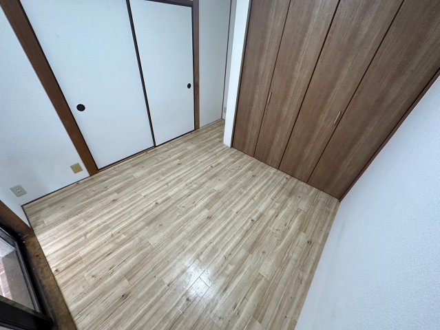 ファミネス芦屋の洋室