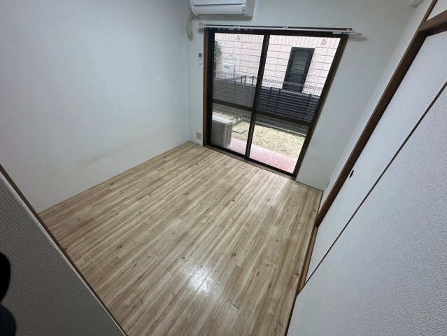 ファミネス芦屋の洋室