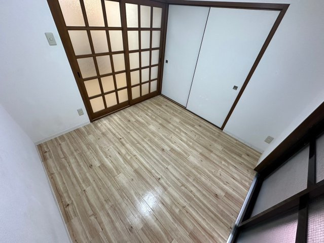 ファミネス芦屋の洋室