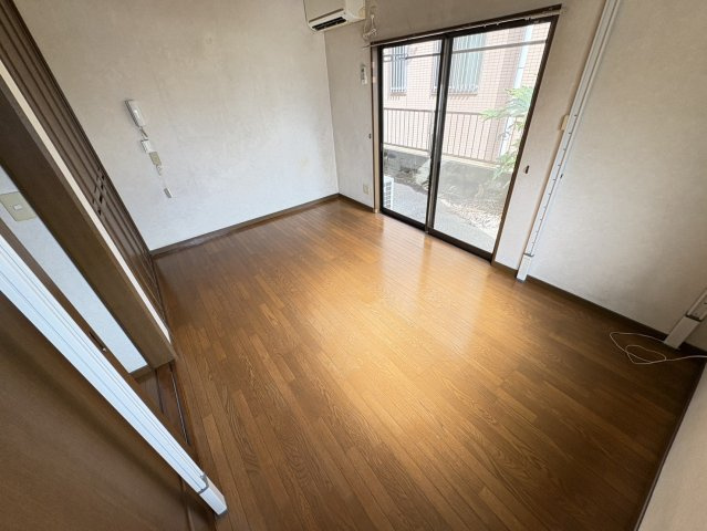 ビートルズの居間・リビング